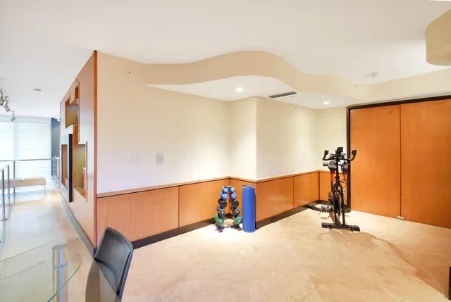 Unit 124 photo 46