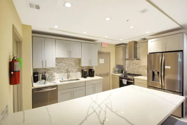 Unit 124 photo 62
