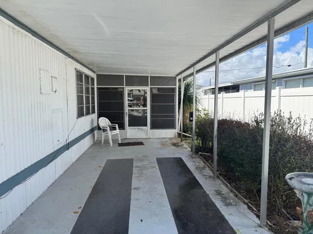 Residence photo 2