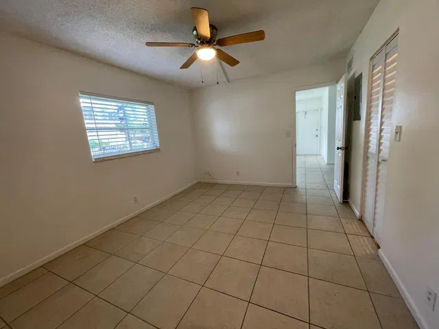 Unit 114 photo 9
