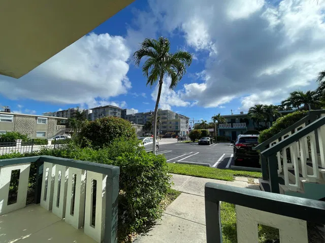 Unit 114 photo 14