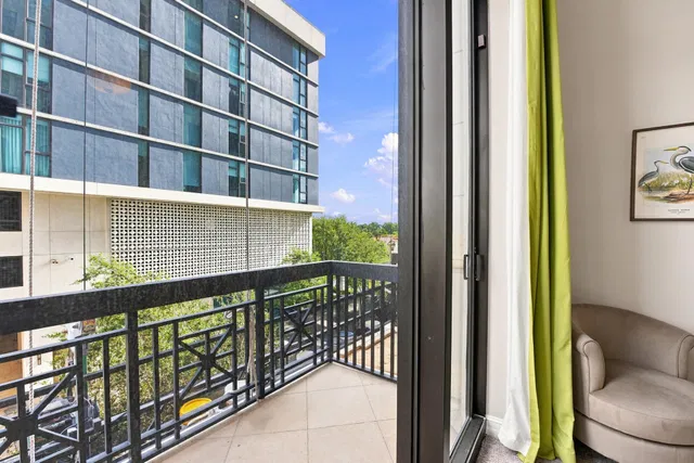 Two City Plaza Unit 216 photo 6