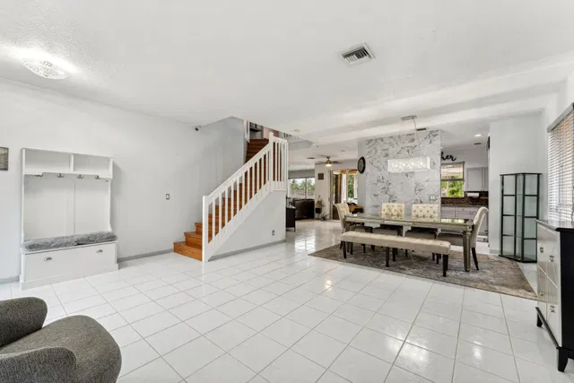 Residence photo 14