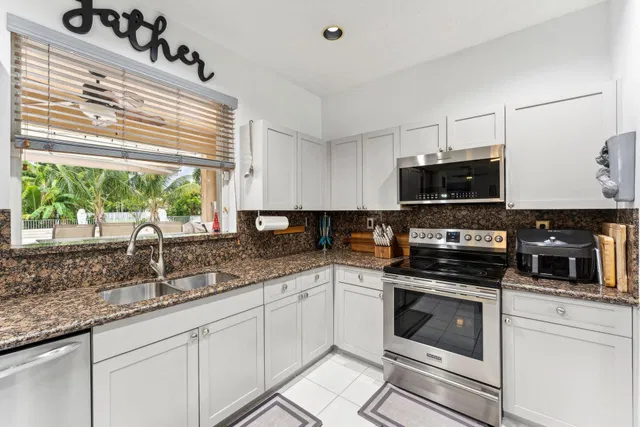Residence photo 25