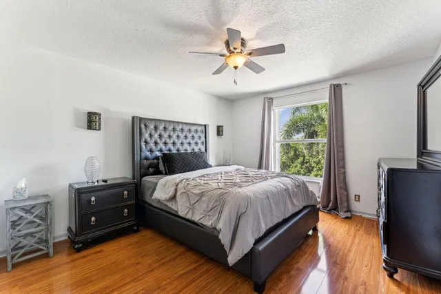 Residence photo 36