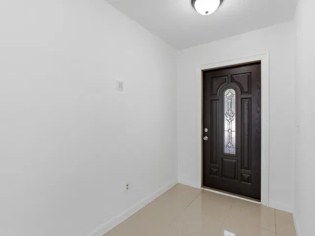  Residence photo 6