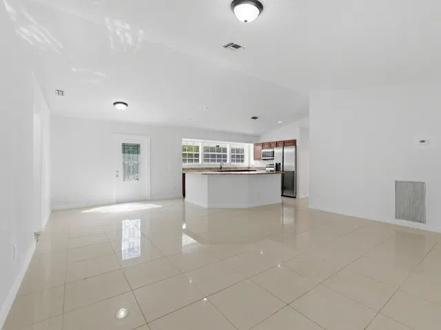  Residence photo 8