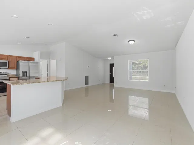  Residence photo 9