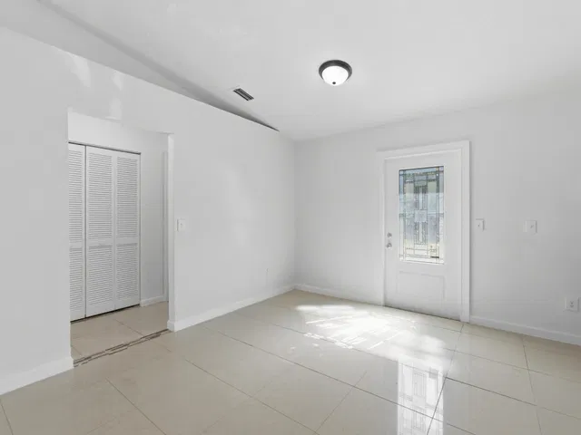  Residence photo 12