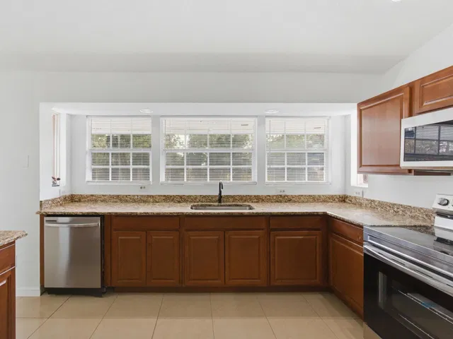  Residence photo 15