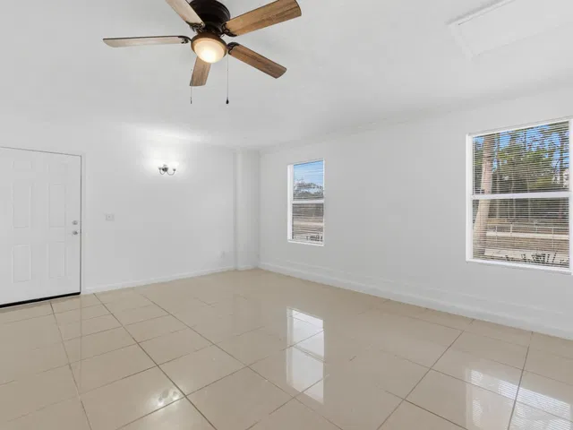  Residence photo 18