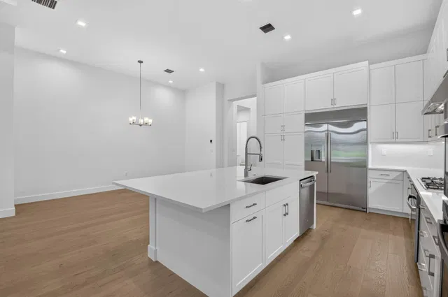 Residence photo 16