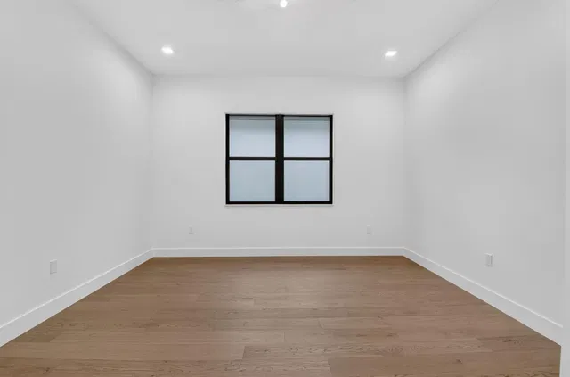 Residence photo 32