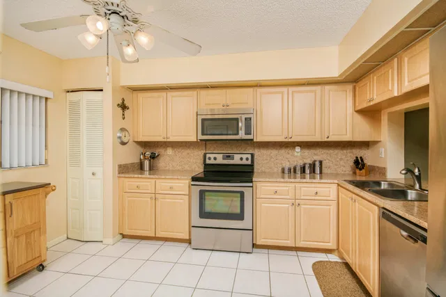 Eastpointe Country Club Unit 202 photo 7