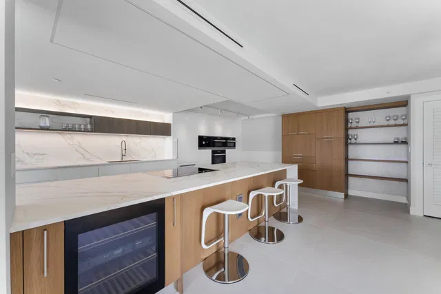 Unit 101N photo 6