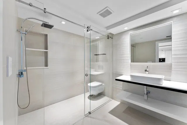 Unit 101N photo 12