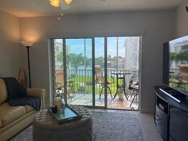  Unit H308 photo 5