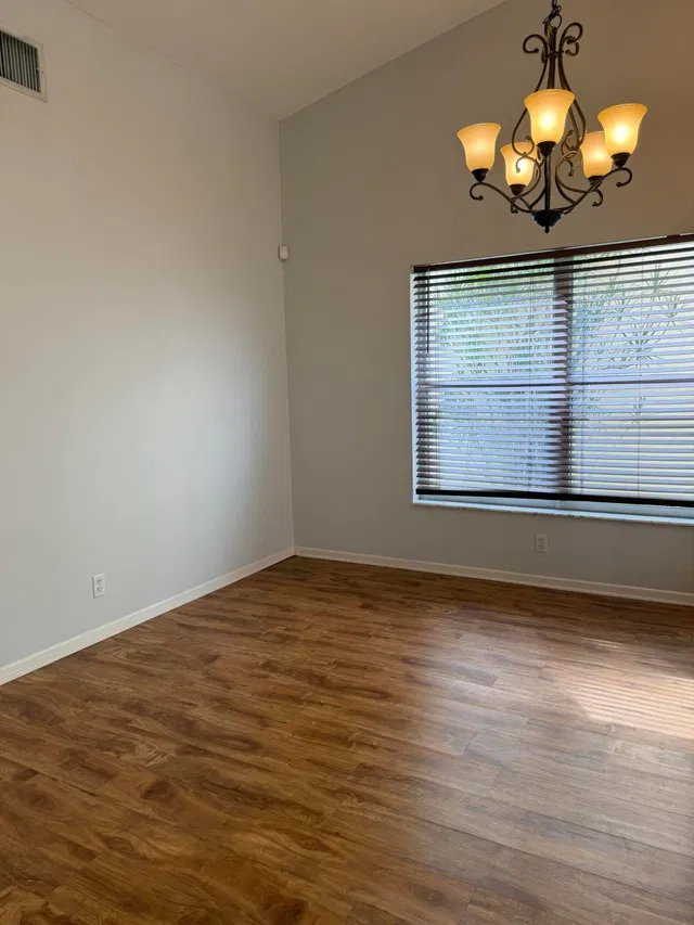 Residence photo 6