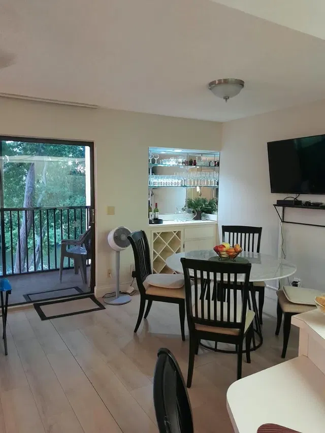 Unit C302 photo 5