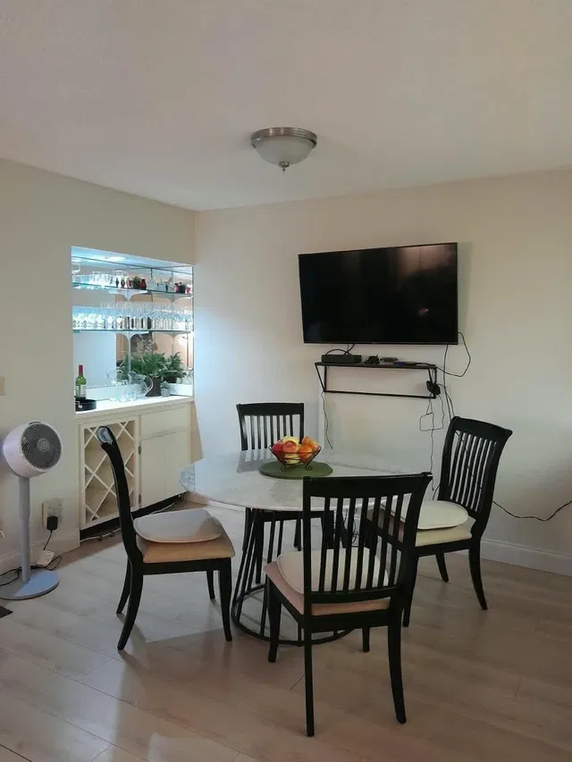 Unit C302 photo 8