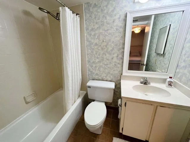 Unit C302 photo 14