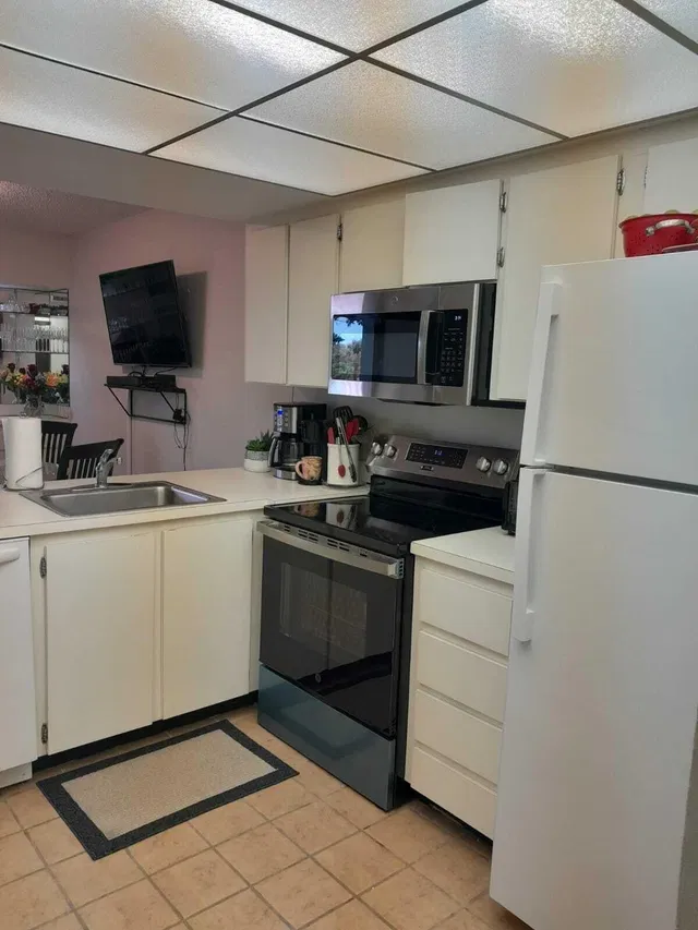 Unit C302 photo 15