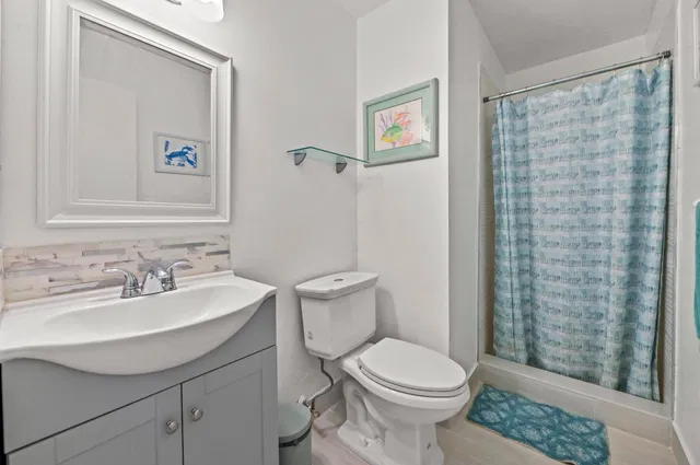 Unit C photo 11
