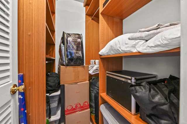 Unit C photo 15
