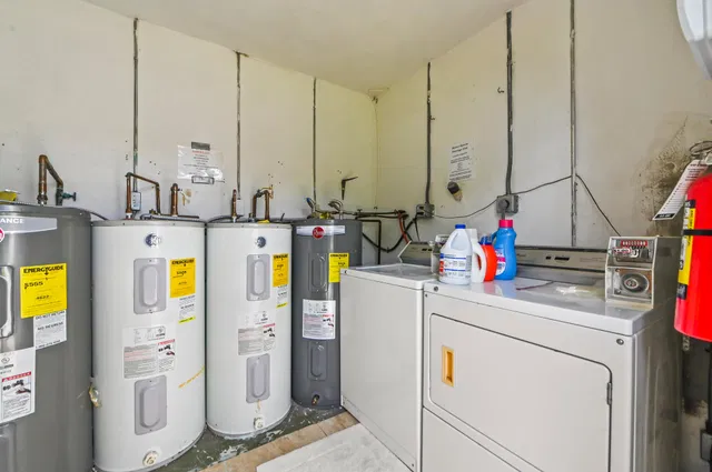 Unit C photo 20