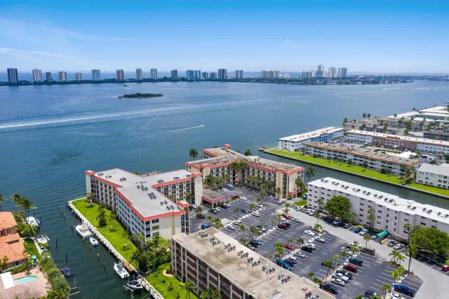 Unit 202 photo 10