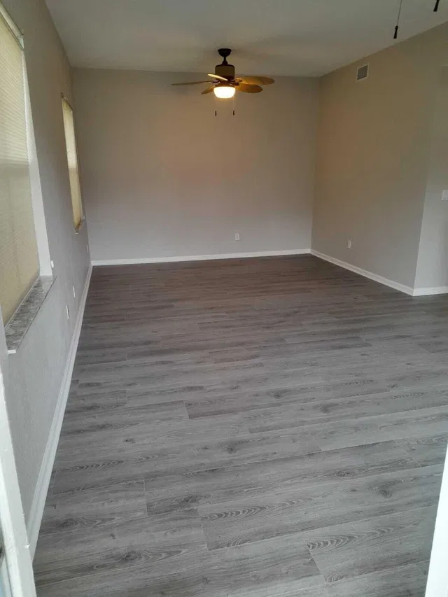 Unit 1812 photo 2