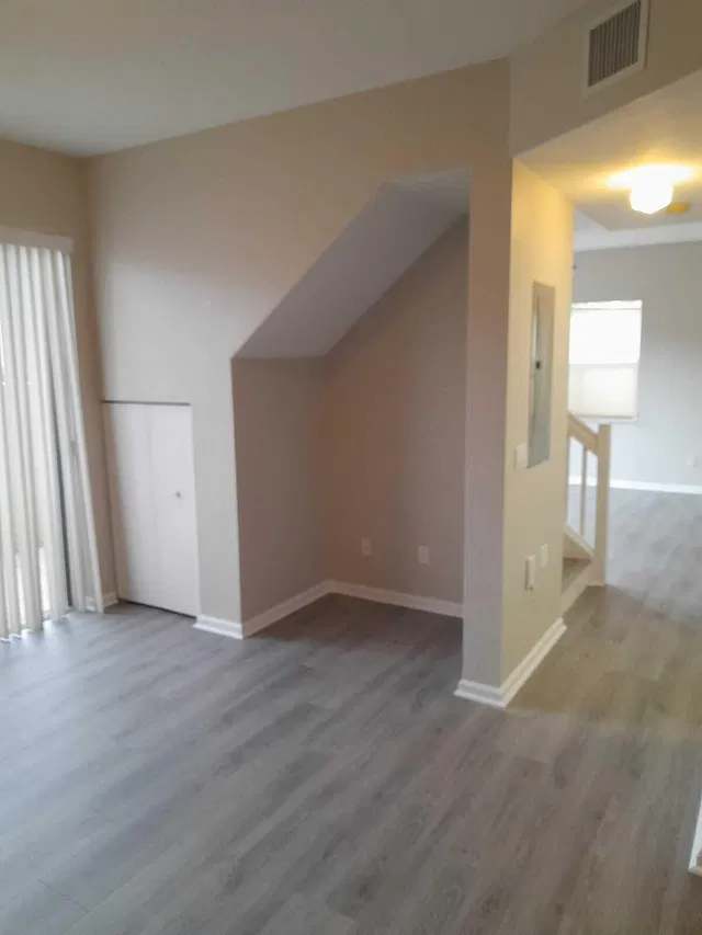 Unit 1812 photo 3
