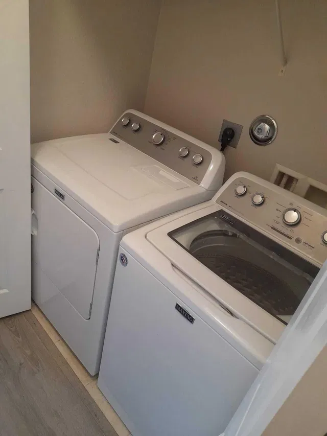 Unit 1812 photo 6
