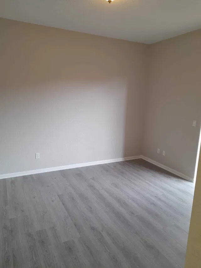 Unit 1812 photo 9