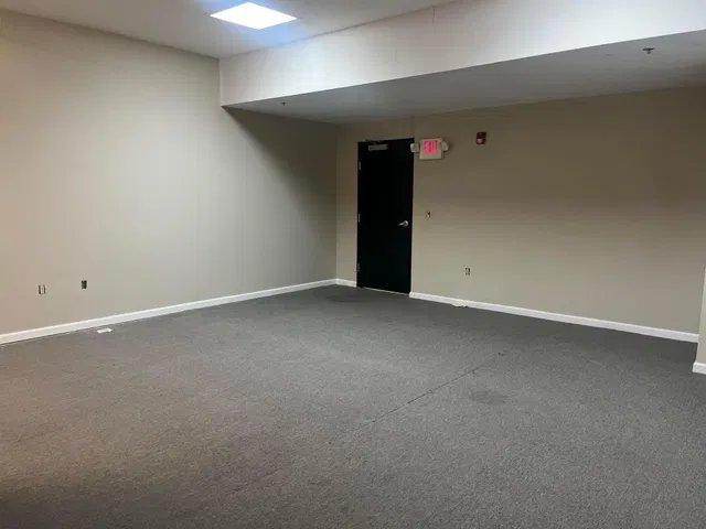 Unit 101 photo 15