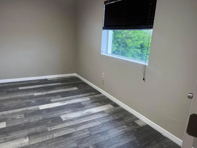 Unit 101 photo 36