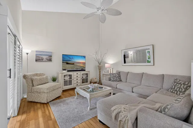 Residence photo 9