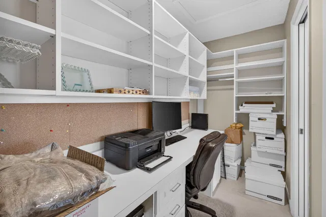 Residence photo 33