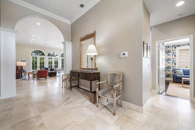 Residence photo 5