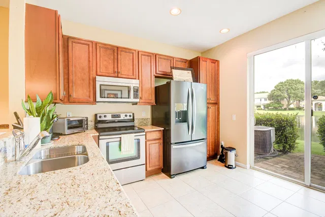 Unit 211 photo 6