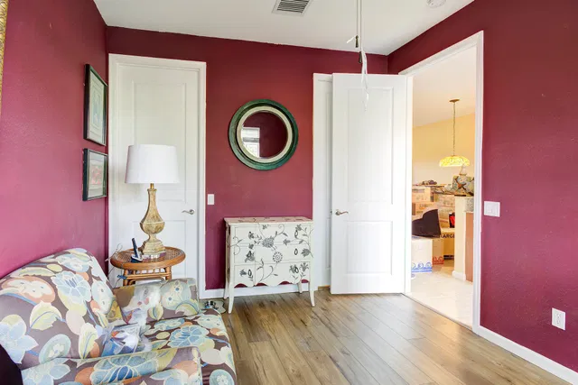 Unit 211 photo 9