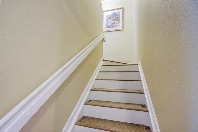 Unit 211 photo 11