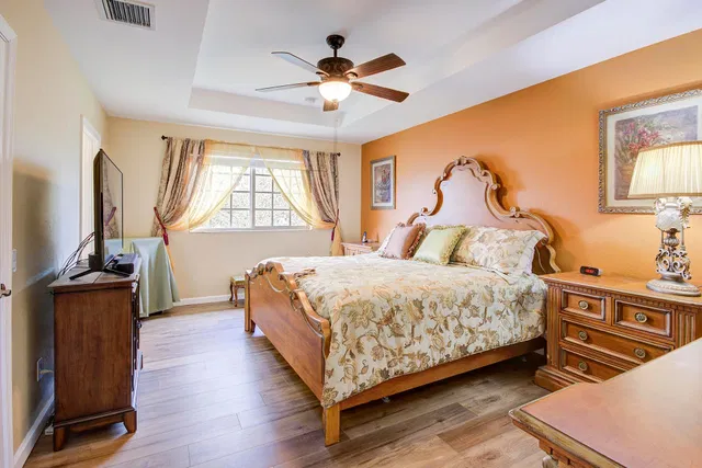 Unit 211 photo 15