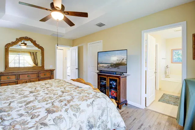 Unit 211 photo 16
