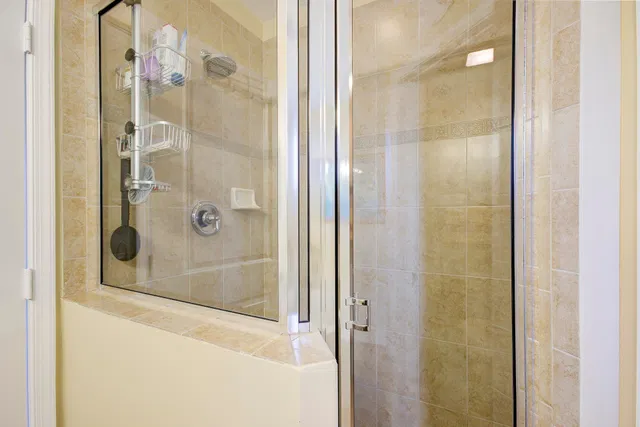 Unit 211 photo 20