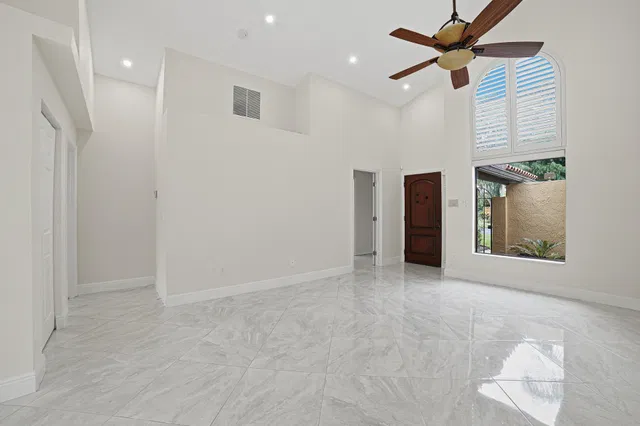  Residence photo 7
