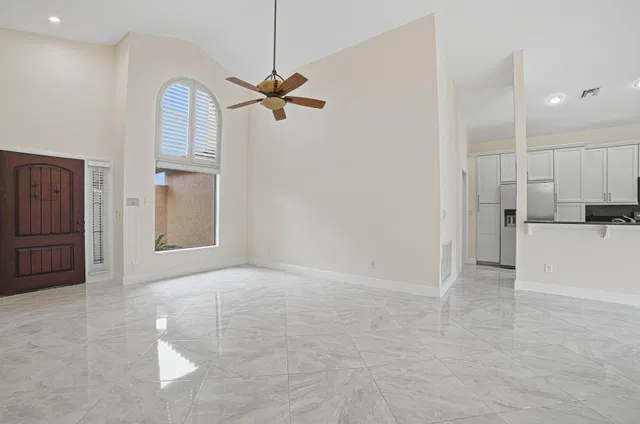  Residence photo 8