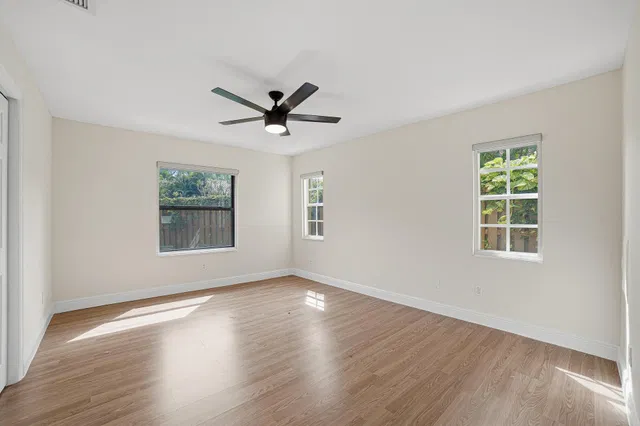  Residence photo 9