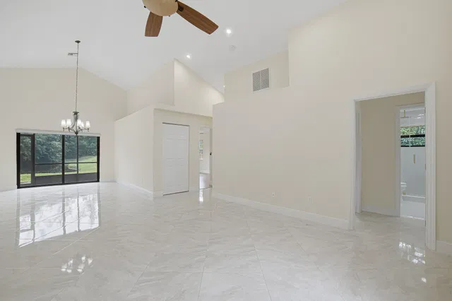  Residence photo 13