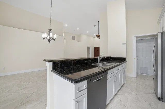  Residence photo 17